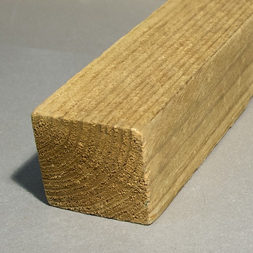 Listón de madera de pino macizo